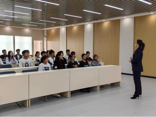 酒店管理與服務 文化與旅游學院舉辦入職培訓專題講座